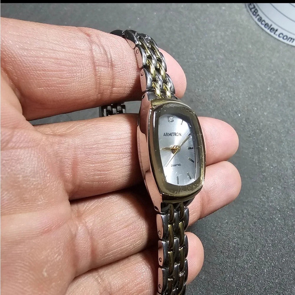 Armitron Gold/Silver Toned Women’s Quartz Watch 75/5195TT Working - Picture 5 of 9